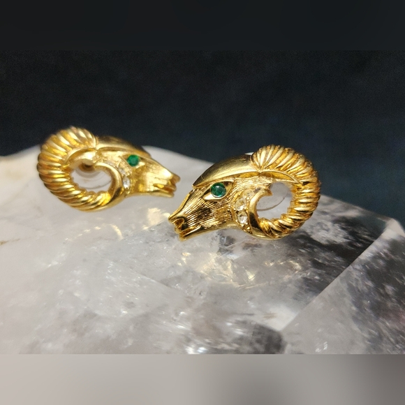 KENNETH J LANE For AVON Golden Ram's Head Earrings - Vintage - Picture 1 of 7